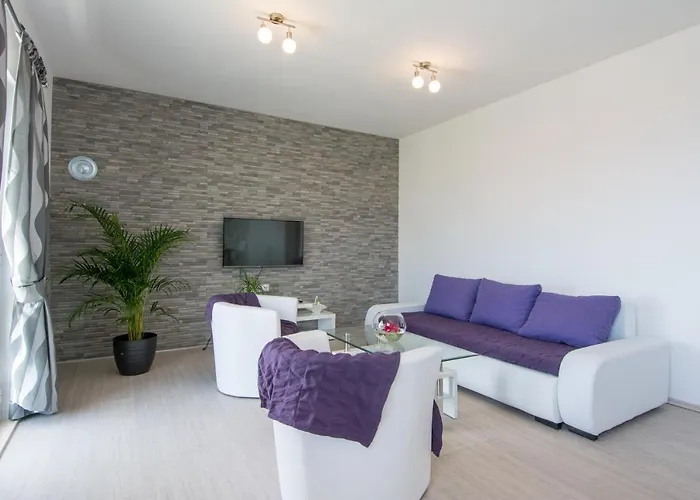 Lux S Pogledom Na Daire Trogir