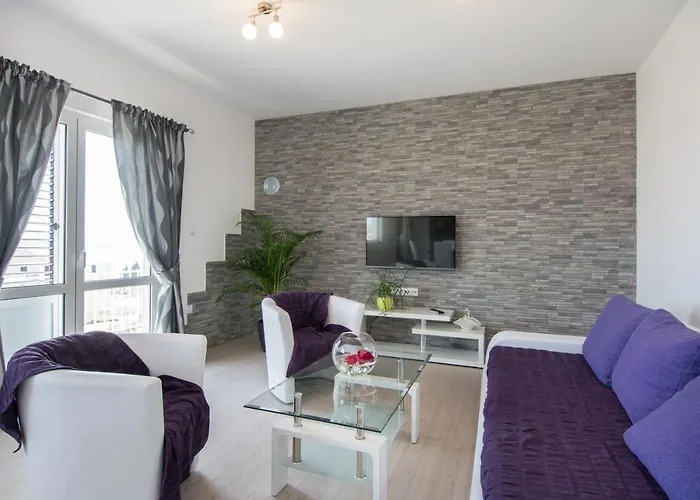 Lux S Pogledom Na Trogir